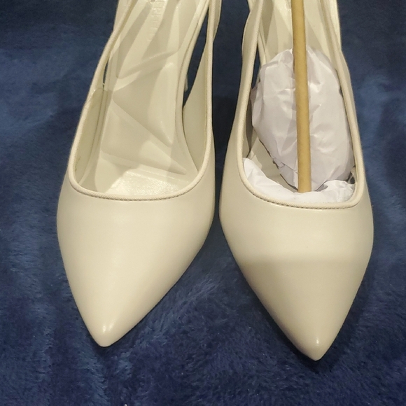 Karl Lagerfeld Soft White Cream Rosalyn Nappa Heels - Picture 5 of 13